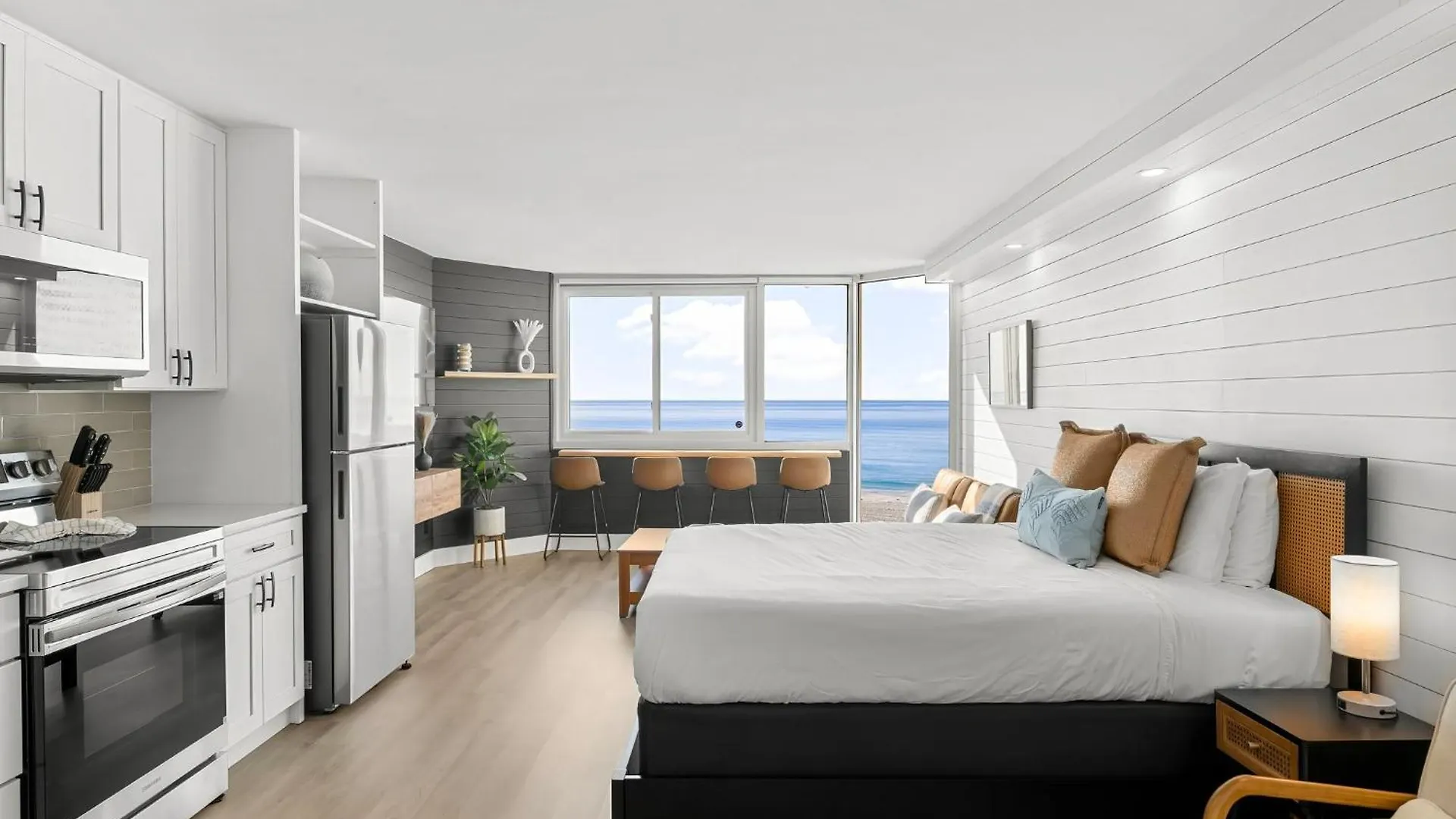 Fantastic Fully Renovated Beach Front Condo - Incredible View - Top Of The Gulf 523 Panama City Beach